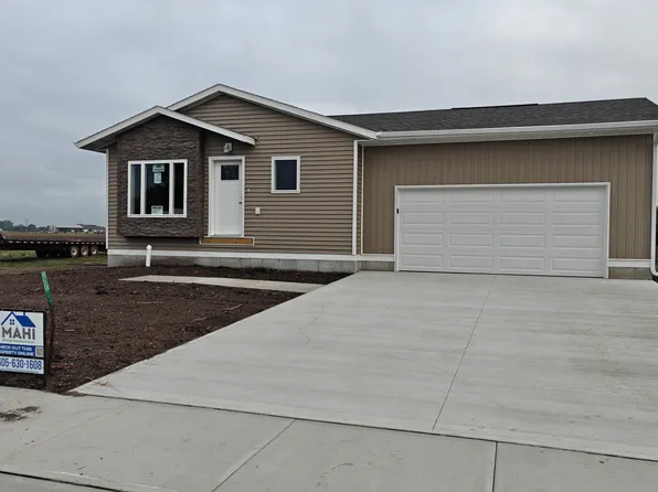 160 Indianhead Dr, Mitchell, SD 57301