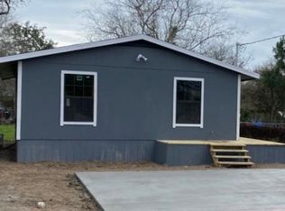 805 W Stamper St, Beeville, TX 78102