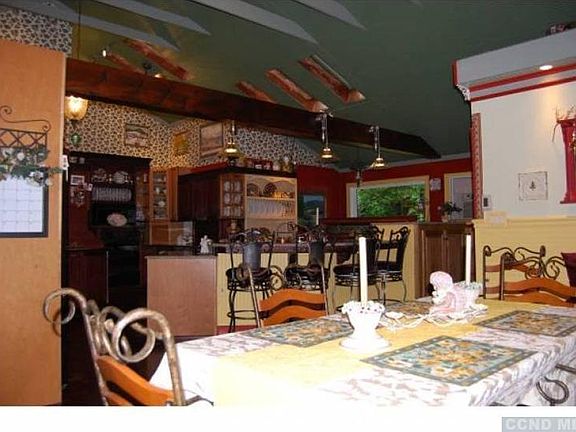 4th image of 47 Maple Ave