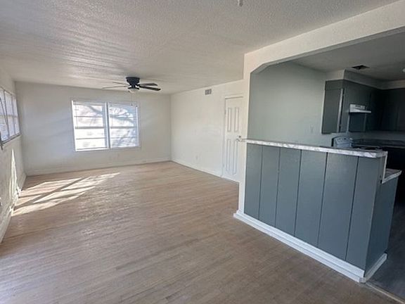 5th image of 842 S La Salle Dr
