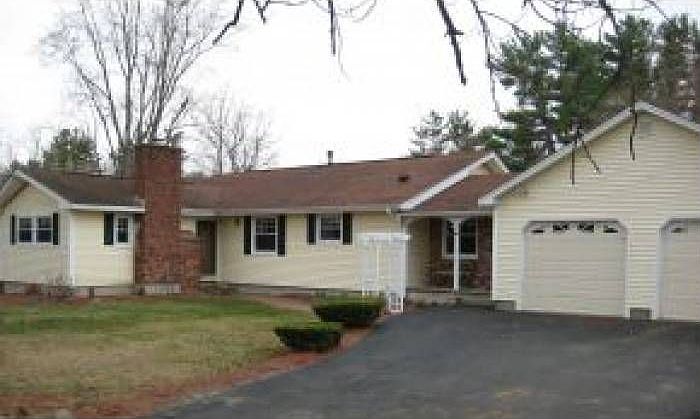 Beautiful L-shaped Ranch