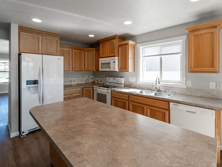 9105 W Red St — Photo 4