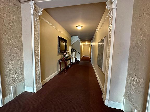4th image of 3045 Franklin St #301
