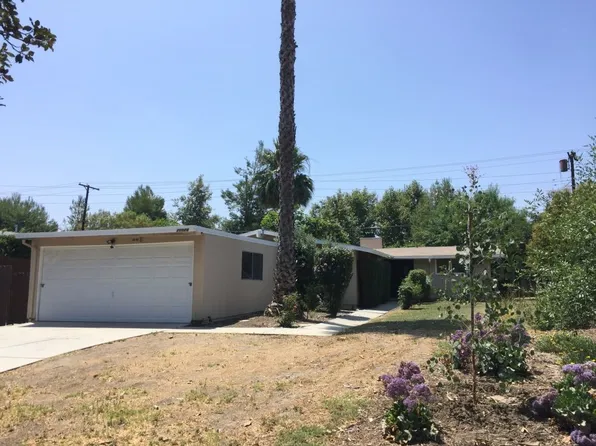 20528 Hamlin St, Winnetka, CA 91306