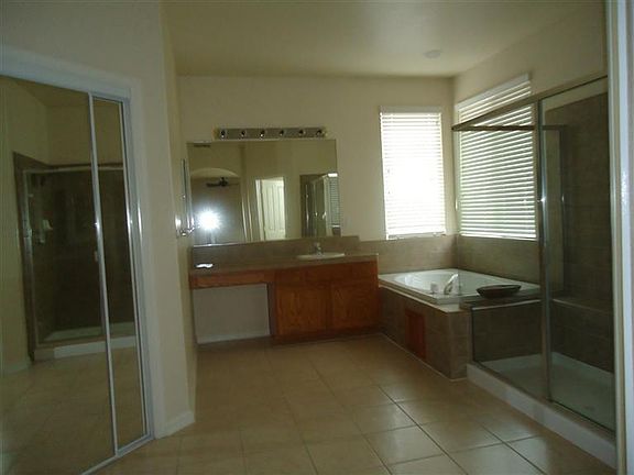 4th image of 132 Alicante Ct