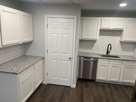 5th image of 3949 Belfast Ave