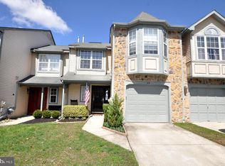 13 Knighton Ln, Mount Laurel, NJ 08054