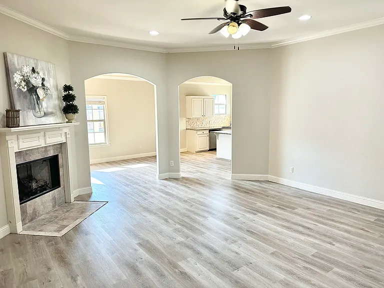 146 Lola Cir — Photo 2