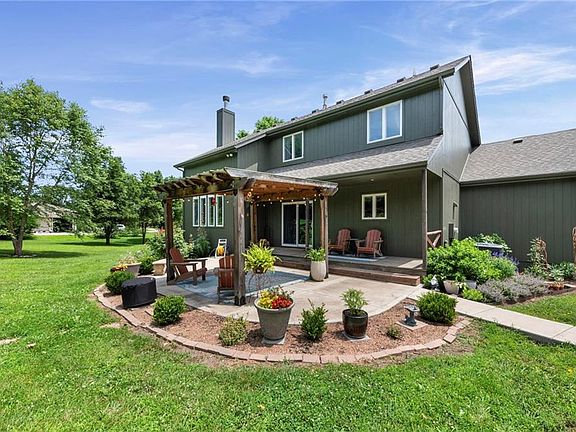 5th image of 1812 N 150th St