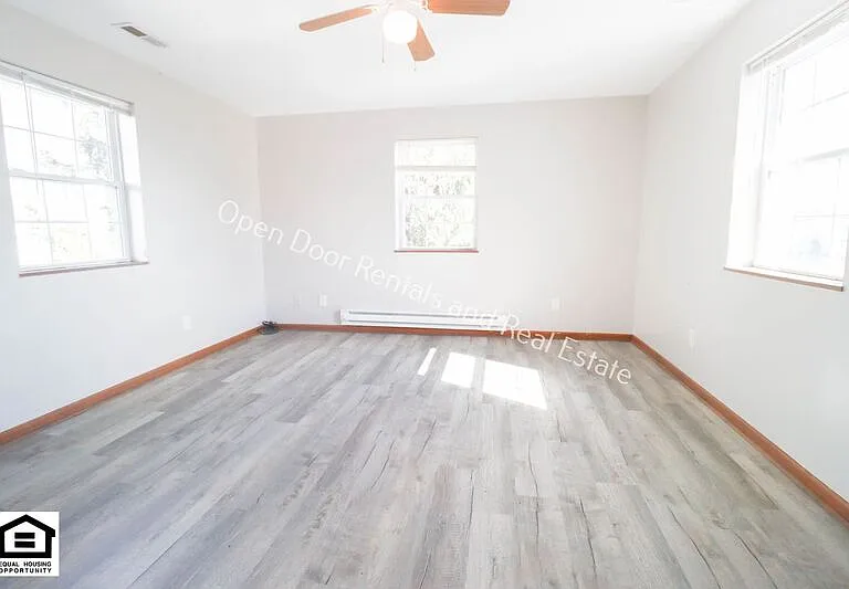 236 S Grant St #D — Photo 4