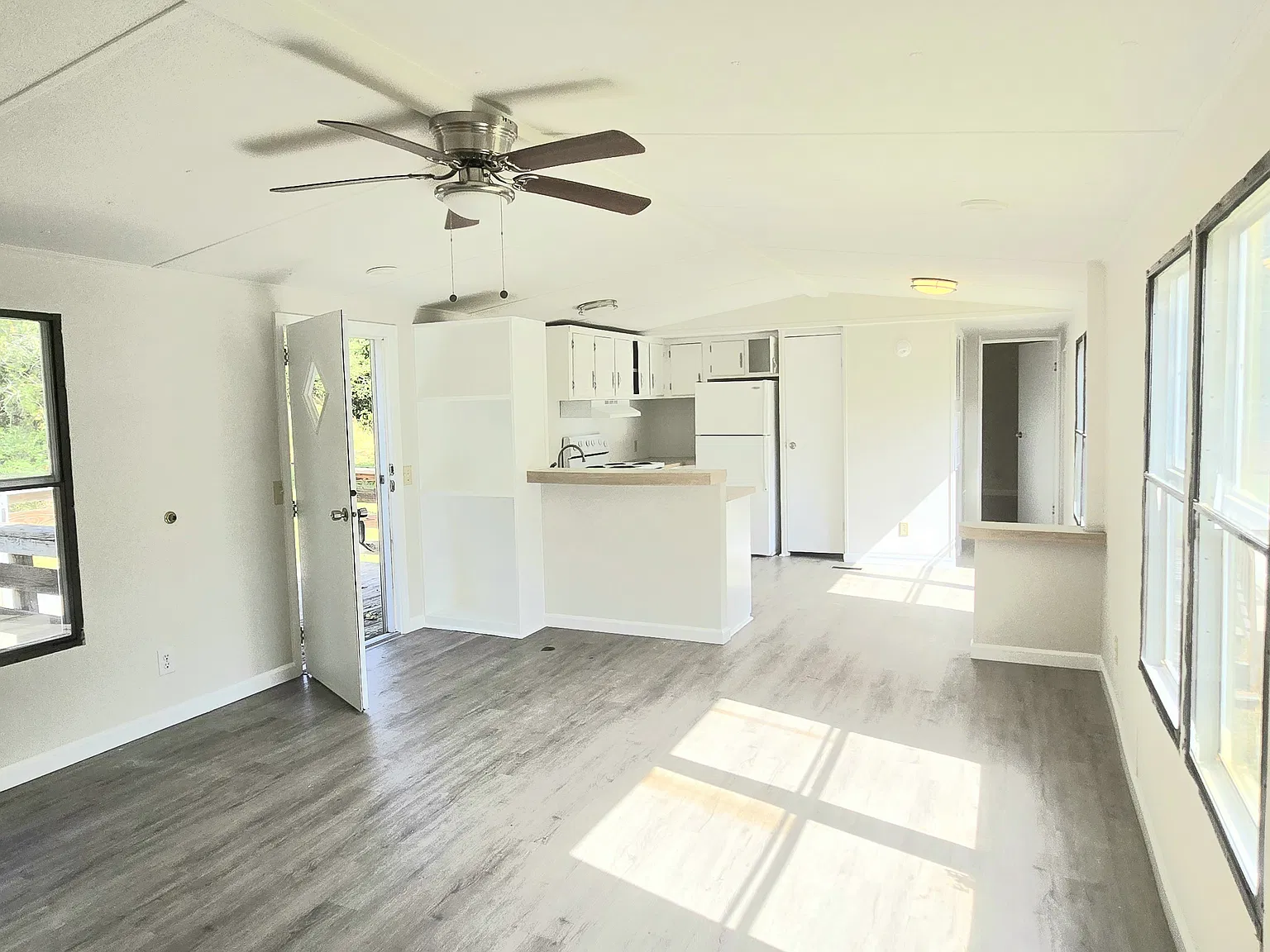 2 bed, 900 sqft, $1,200 — Photo 4