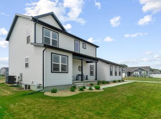 1345 Partridge Ln, Waterloo, IA 50701