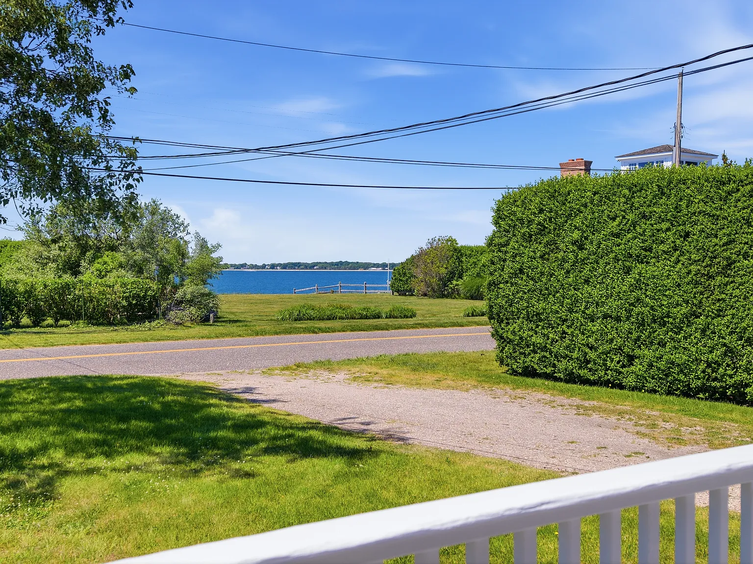 Classic Cape Cod Retreat Near Shell Beach — Photo 3