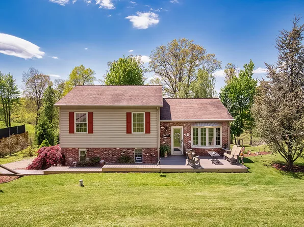 638 Knoll Ln, Apollo, PA 15613