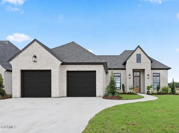 105 Summit Heights Dr, Youngsville, LA 70592