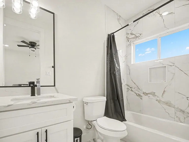 4310 Alice St — Photo 13