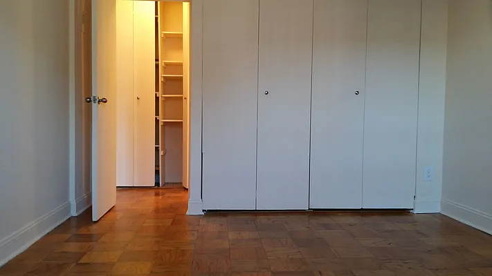 Rented by Realty Queens LLC | media 5