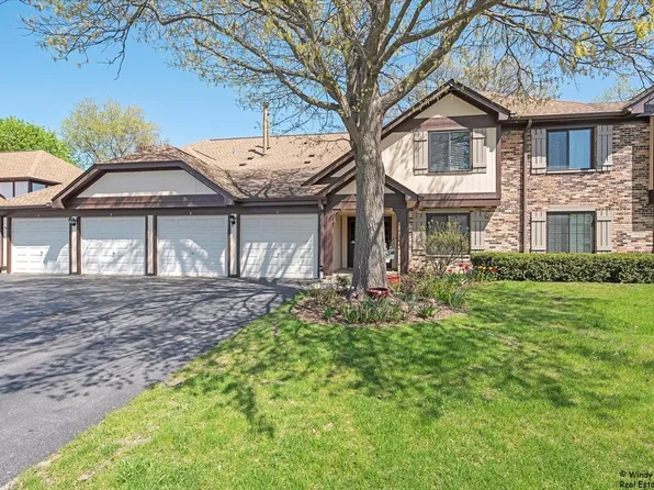 531 Cumberland Trl APT A, Roselle, IL 60172