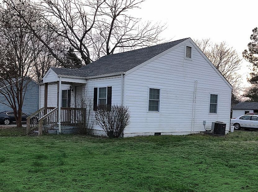 1st image of 4704 Brittles Ln