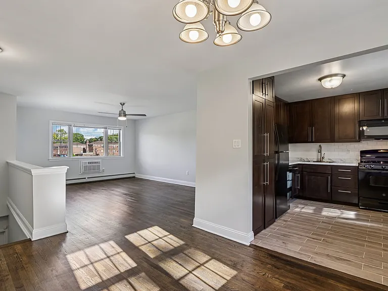 Kings Gardens Apartments — Photo 13