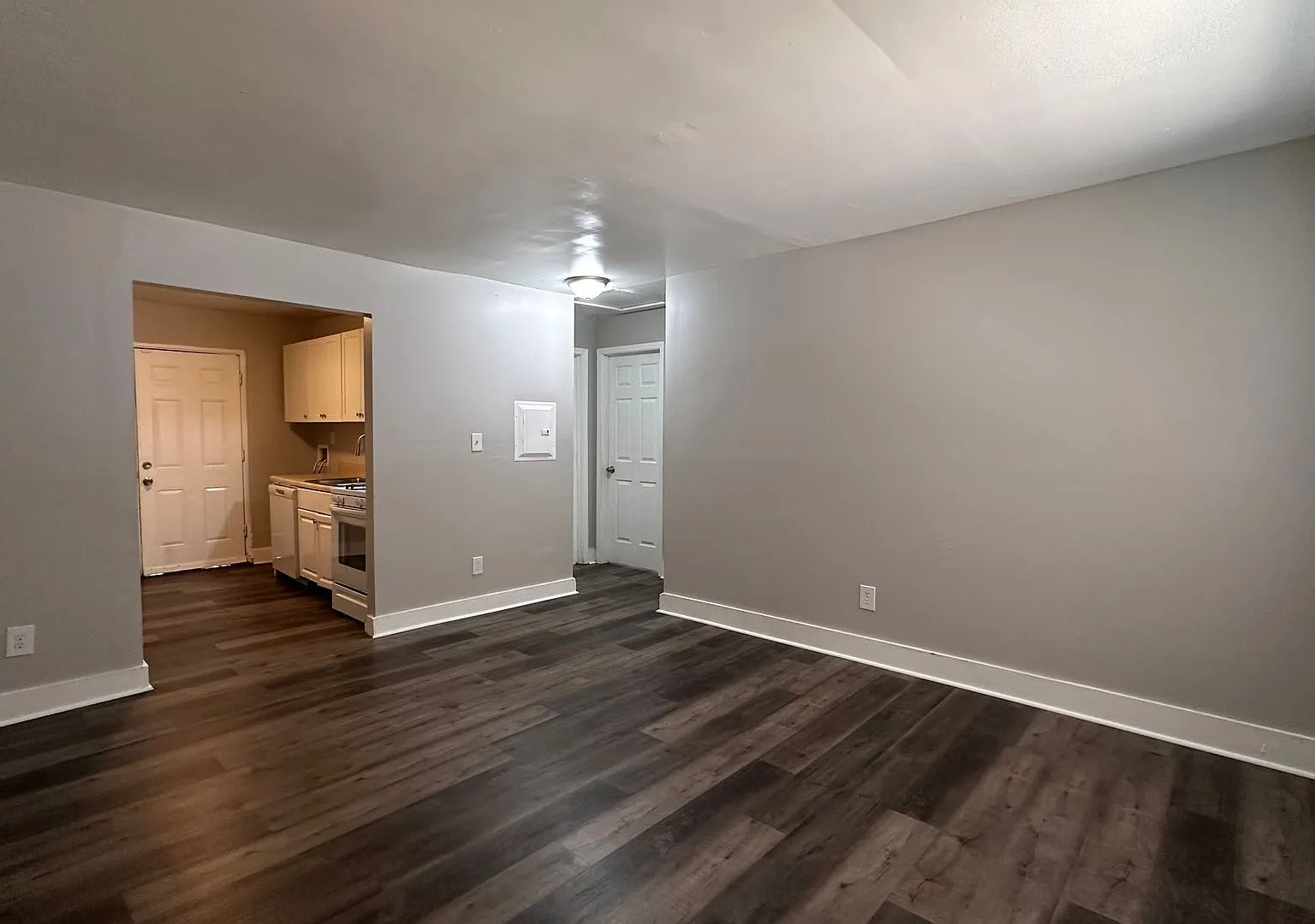 2904 8th St — Photo 4