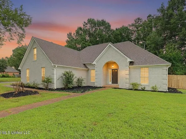 2215 Greencliff Dr, Southaven, MS 38672