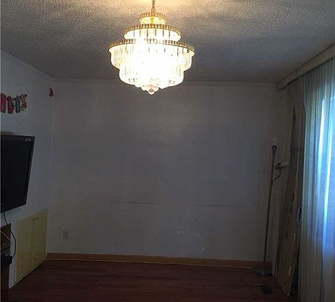 3rd image of 24854 Van Zandt Ave