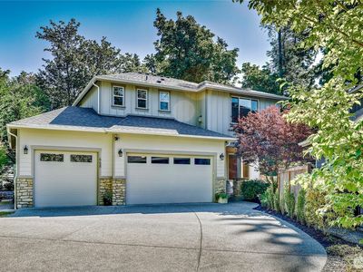 668 Ferryview Lane NE, Bainbridge Island, WA, 98110