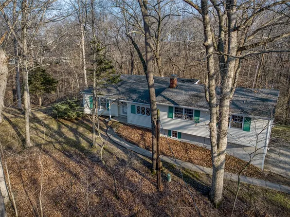 15949 N Oak Crest Rd, Marshall, IL 62441