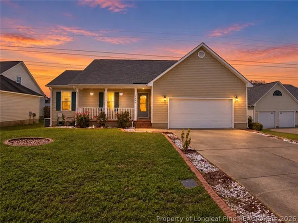 2408 Camp Lejeune Ct, Hope Mills, NC 28348