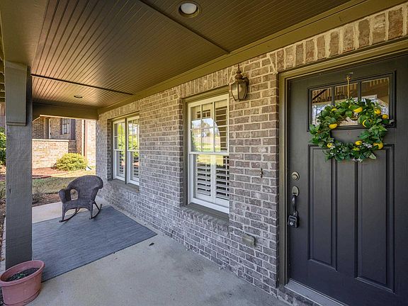 4th image of 4576 Riverview Dr