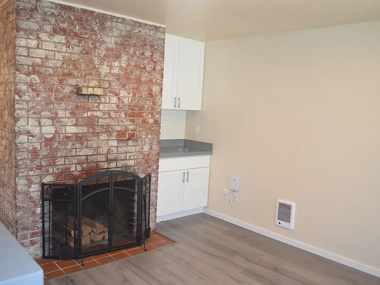 Charming Duplex in Prime Ballard-Fremont Location — Photo 8
