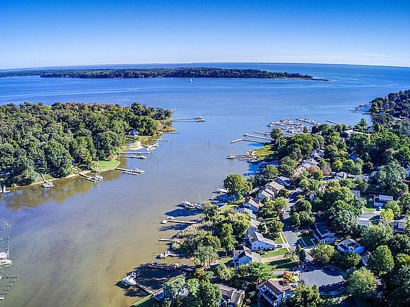 3rd image of 928 Barracuda Cove Ct