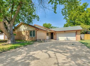 2121 Whiteoak Cir, Norman, OK 73071