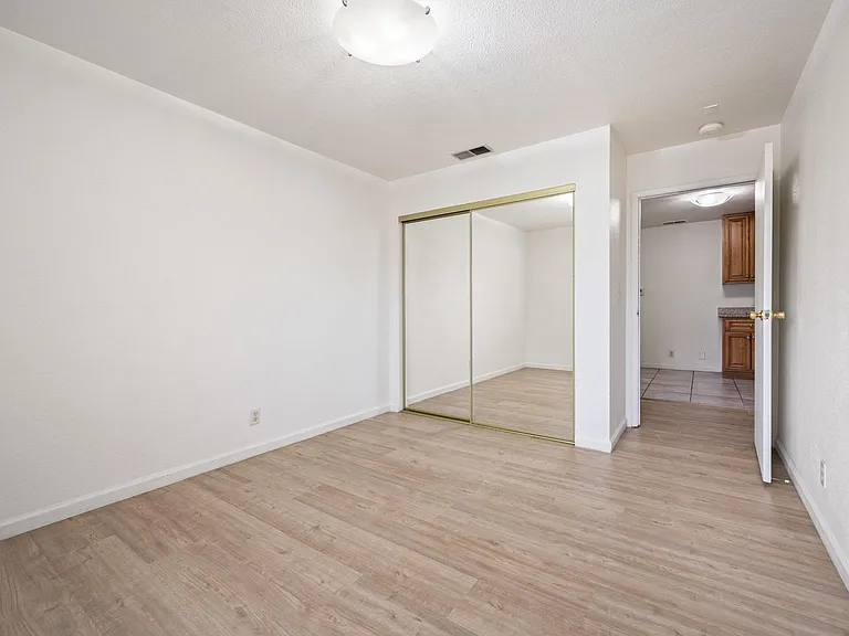 1609 B St #4 — Photo 20