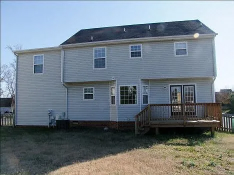4 bed, 2.5 bath, 1945 sqft, $2,600 — Photo 3