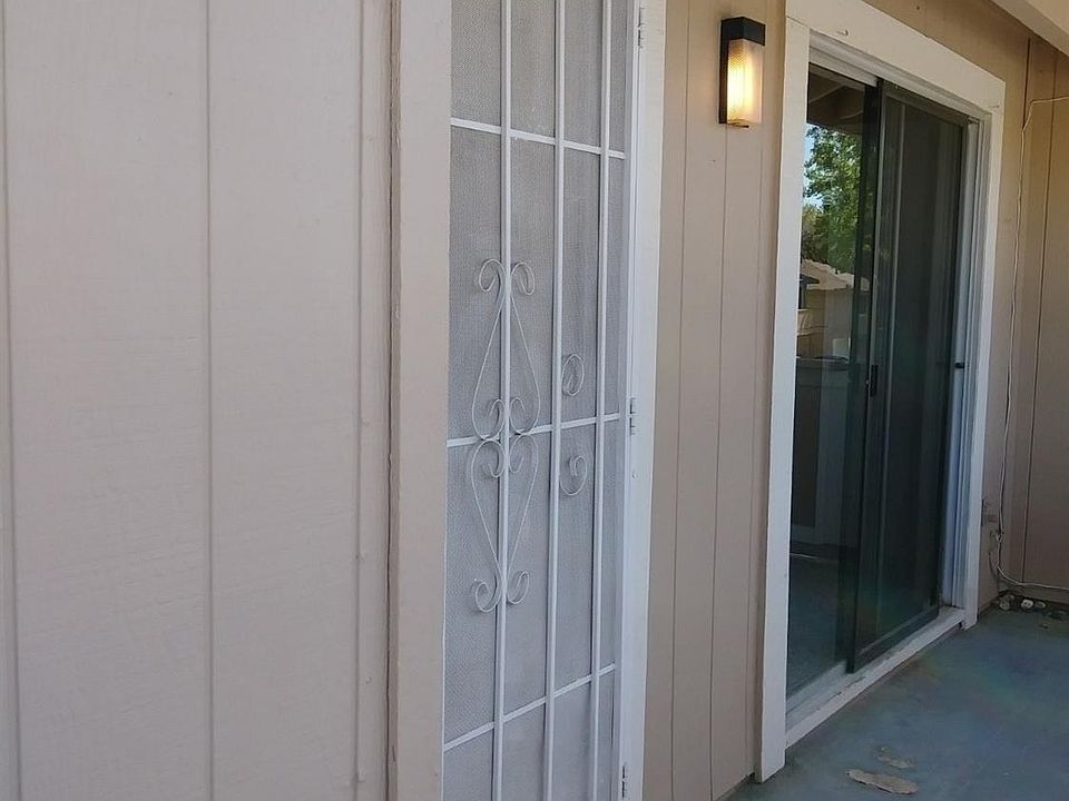 1st image of 5808 Shadow Creek Dr APT 4
