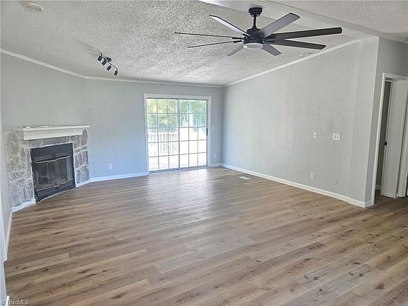 3rd image of 4837 Bass Mountain Rd