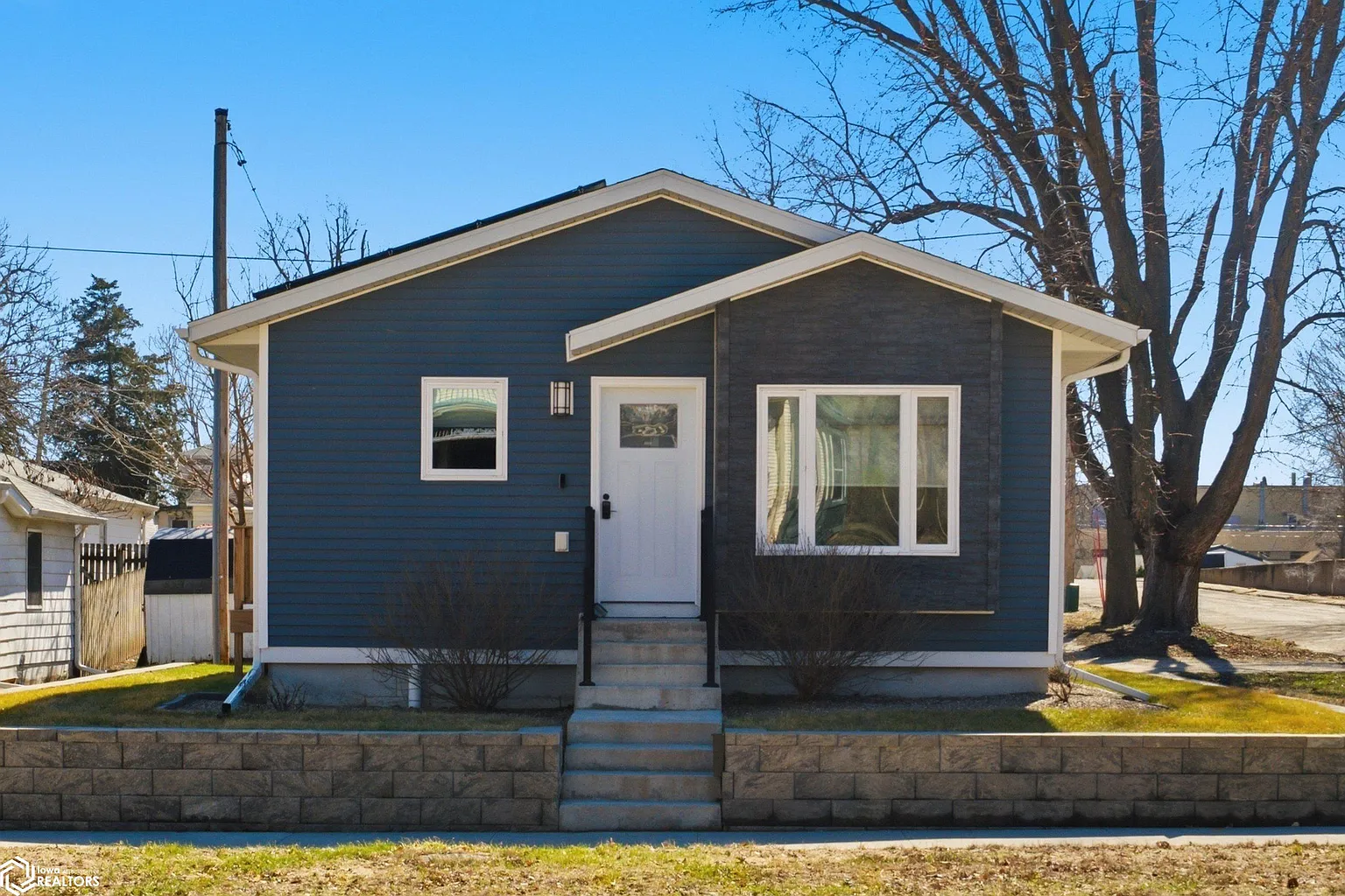 236 Avenue E photo 1