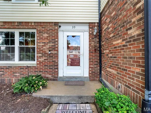 39 Woodlake Ct #D, Lake Saint Louis, MO 63367