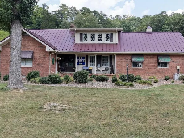 130 State Route 1107, Van Lear, KY 41265