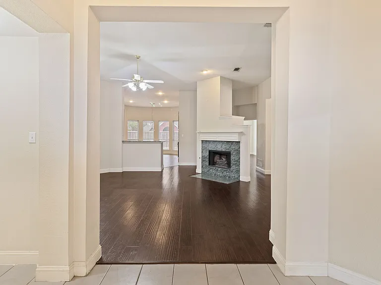 8804 Falcon View Dr — Photo 3