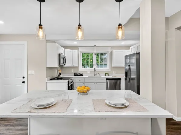 19 Westford Ave, Springfield, MA 01109