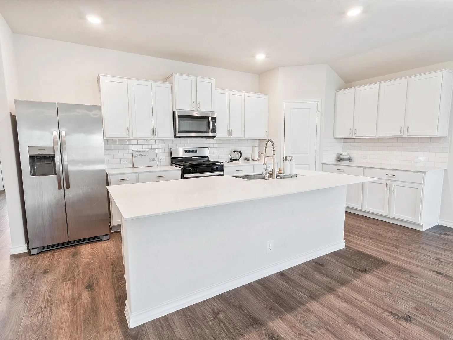 4 bed, 1703 sqft, $2,295 — Photo 4