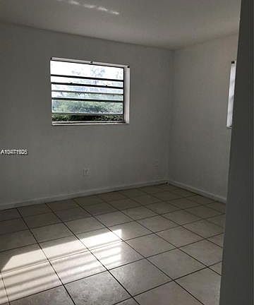 3rd image of 1350 NE 119th St #1350-25