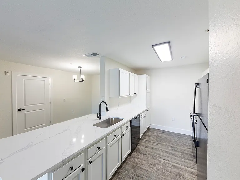 Addison Landing — Photo 21