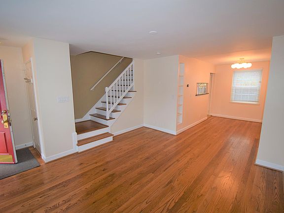 3rd image of 2908 S Buchanan St
