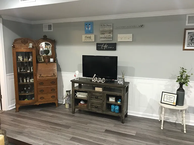 Hillview Dr — Photo 5