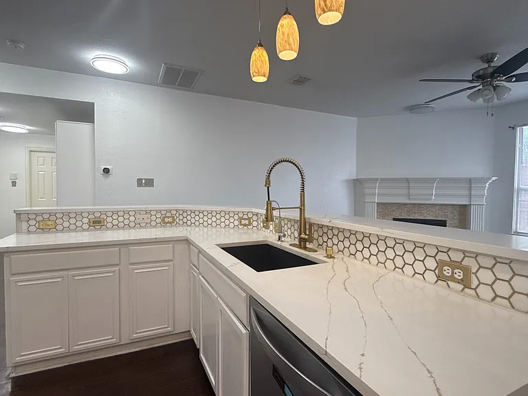 7848 Ravens Cliff Dr — Photo 15