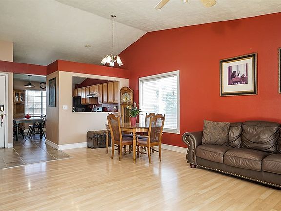 3rd image of 8631 W Dogwood Ct